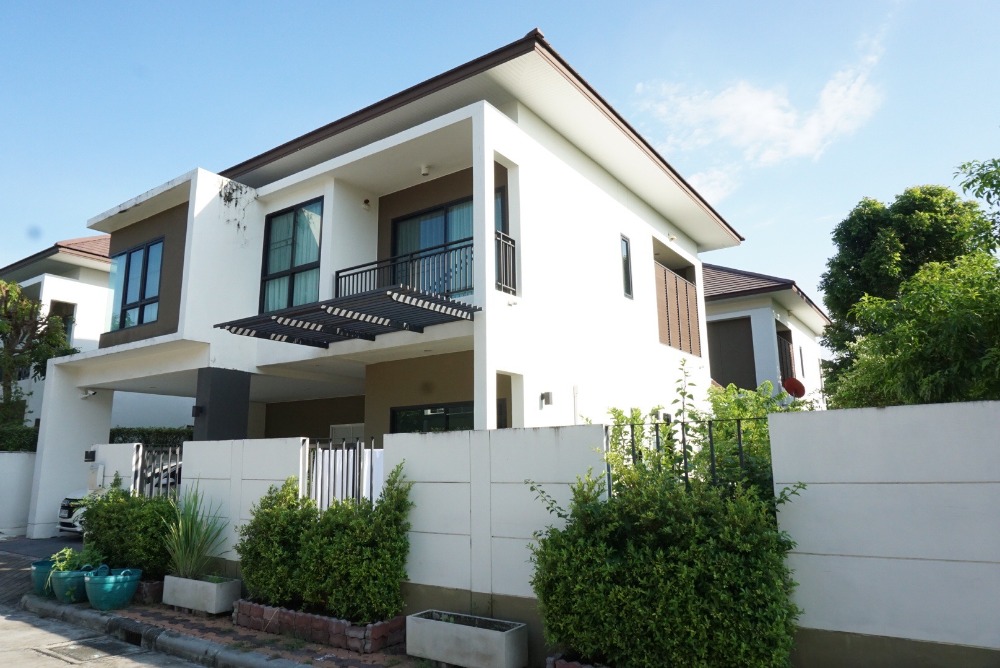 RH809 ให้เช่าบ้านเดี่ยว 2 ชั้น Villa Arcadia Srinakarin เฟอร์ครบ พร้อมเข้าอยู่