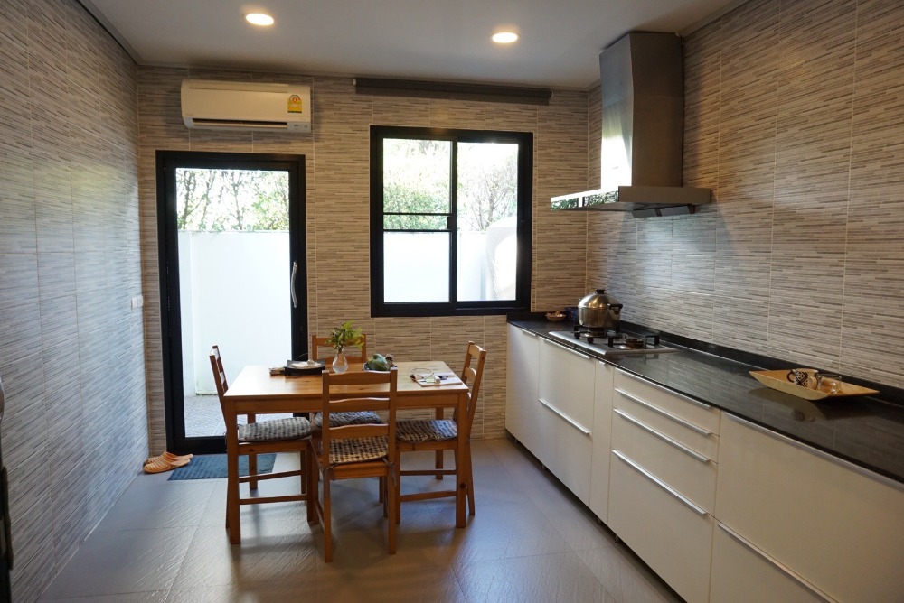 RH809 ให้เช่าบ้านเดี่ยว 2 ชั้น Villa Arcadia Srinakarin เฟอร์ครบ พร้อมเข้าอยู่