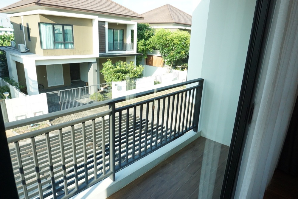 RH809 ให้เช่าบ้านเดี่ยว 2 ชั้น Villa Arcadia Srinakarin เฟอร์ครบ พร้อมเข้าอยู่