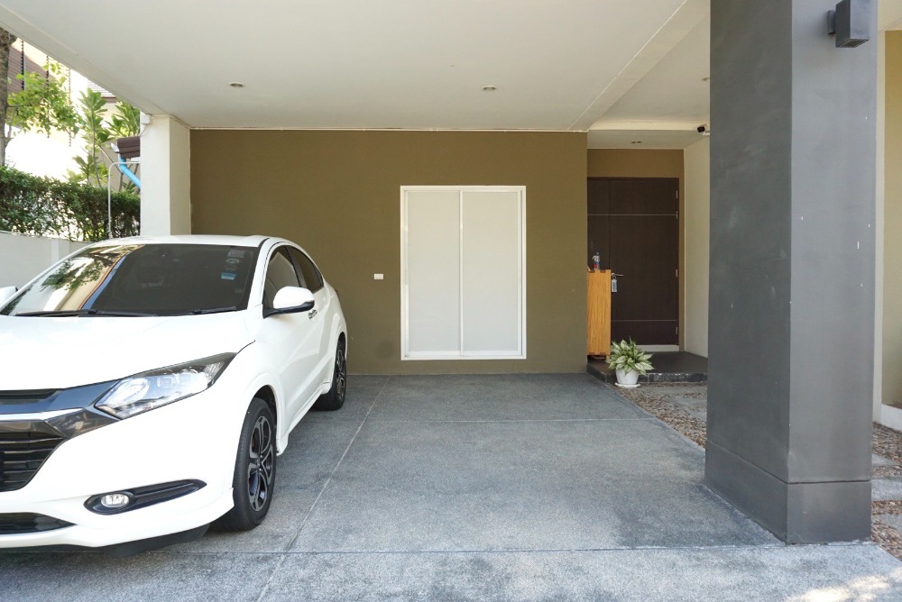 RH809 ให้เช่าบ้านเดี่ยว 2 ชั้น Villa Arcadia Srinakarin เฟอร์ครบ พร้อมเข้าอยู่