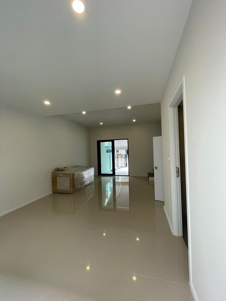 RH830 ให้เช่าทาวน์โฮม เพล็กซ์ อ่อนนุช-วงแหวน ( PLEX Onnut-Wongwaen ) 3bed3bath