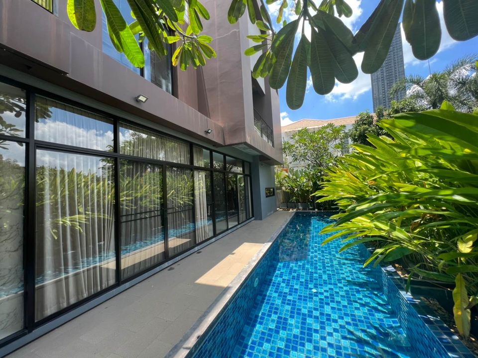 RH831 Rent Luxury House with private pool in Thonglor