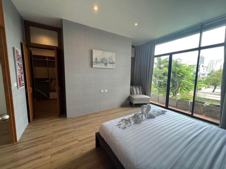 RH831 Rent Luxury House with private pool in Thonglor