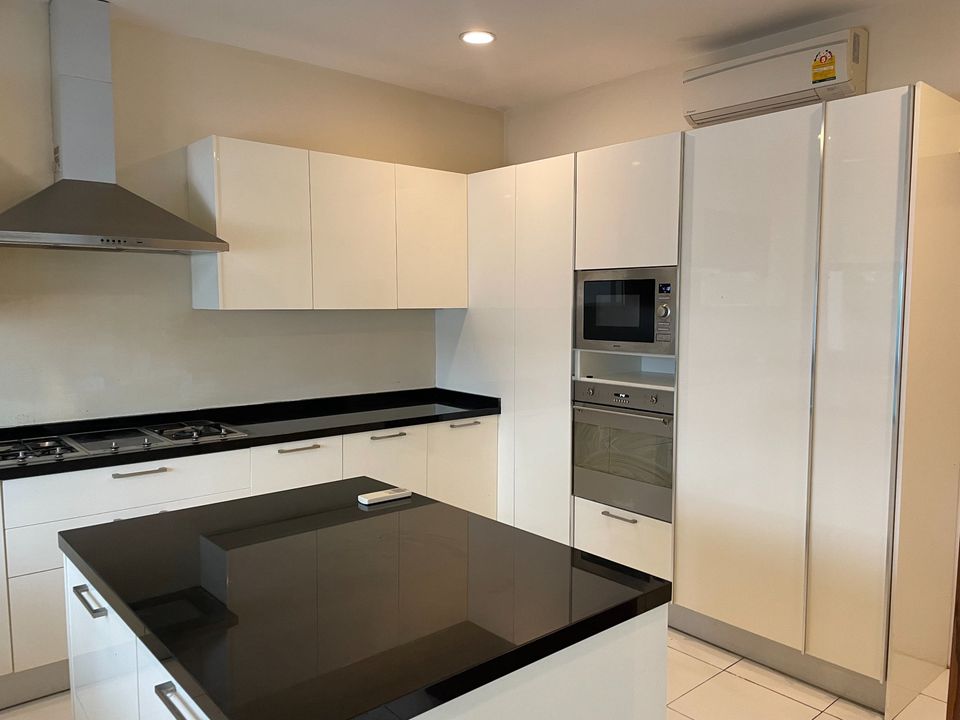 RH836 RENT Single house 4bed5bath near BTS Phrom Phong