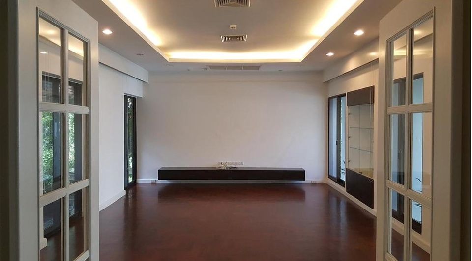 RH838 RENT House in Compound at soi Pattanasin Sathorn