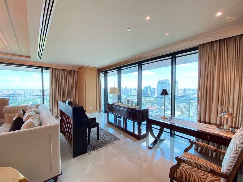 RC804  RENT : The Residences at The St. Regis Bangkok conveniently 3bedroom