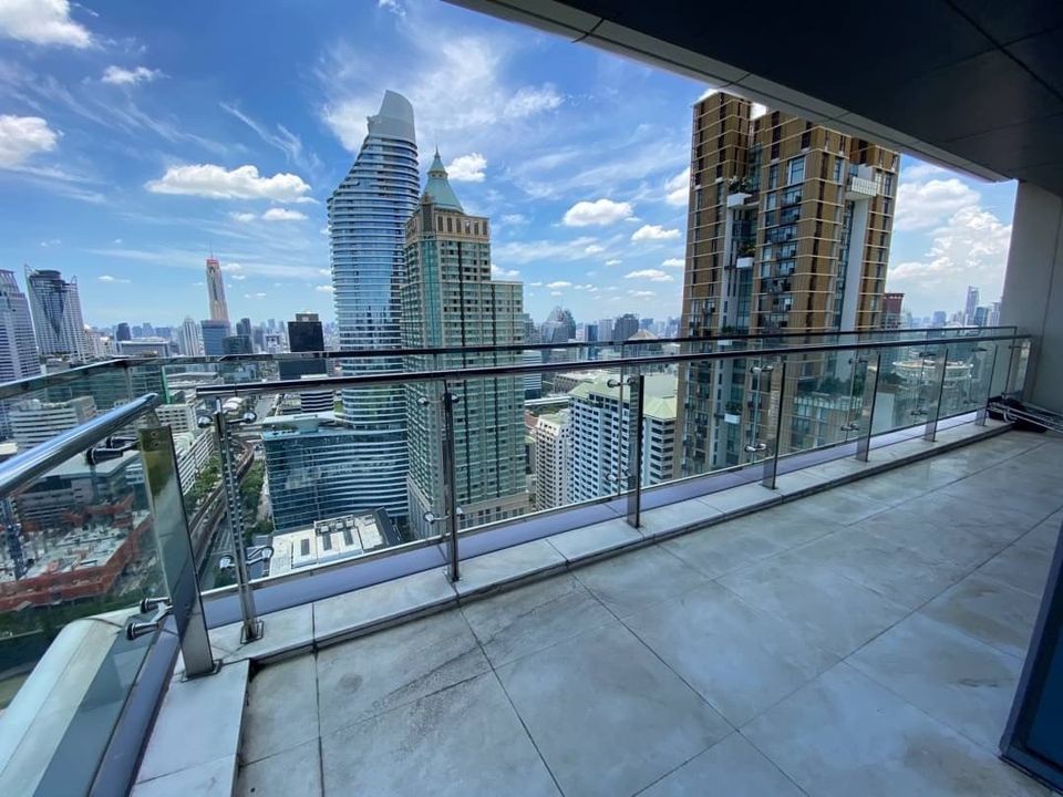 RC804  RENT : The Residences at The St. Regis Bangkok conveniently 3bedroom