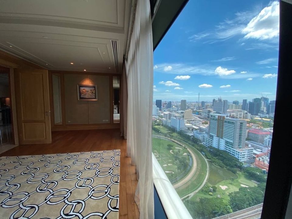 RC804  RENT : The Residences at The St. Regis Bangkok conveniently 3bedroom