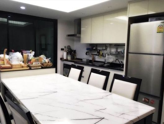 RH920 Townhouse for rent private on Sathorn road nearby many embassies and all needful facilities.