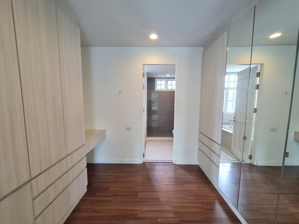 RH940 Rent Townhome at Sukhumvit 77 near Habio