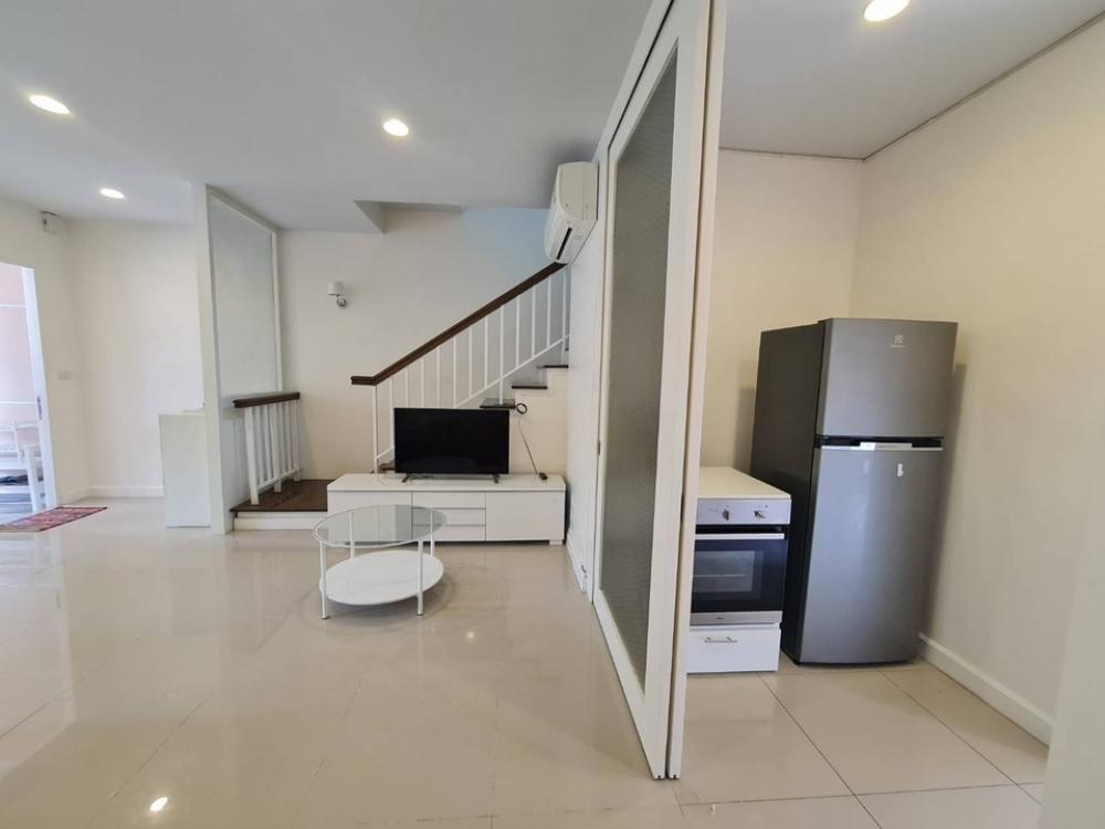 RH940 Rent Townhome at Sukhumvit 77 near Habio