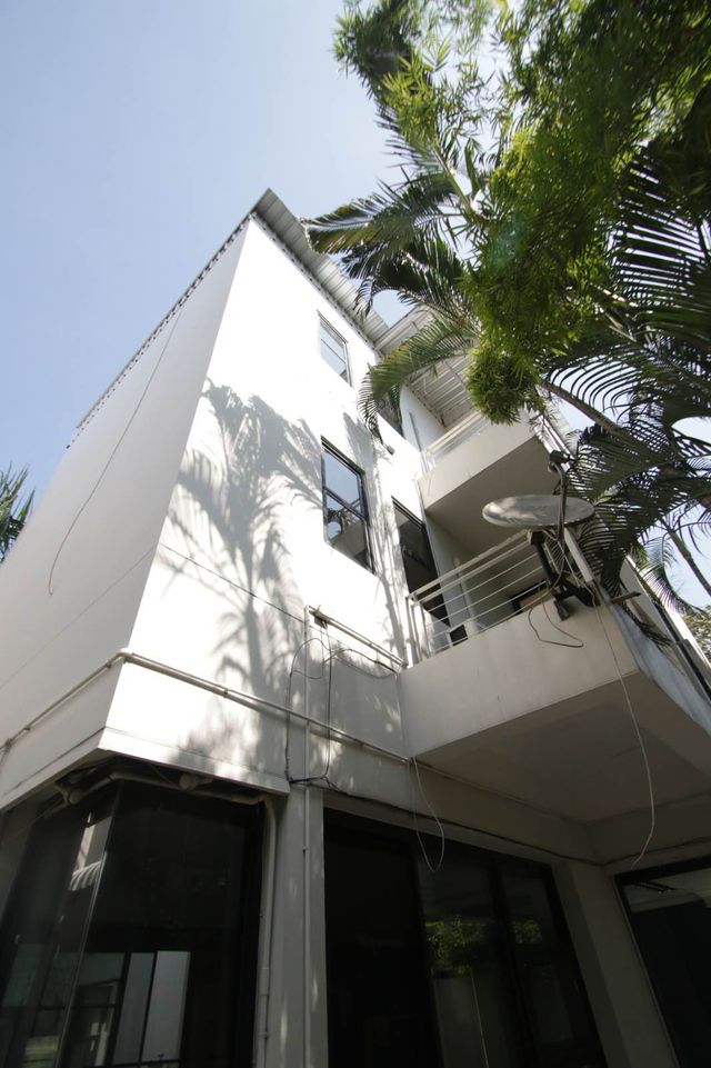 RH1003 House For Rent Ekkamai 22 or Pridi 43  บ้านให้เช่า หลังใหญ่ เอกมัย22 พร้อมเช่า