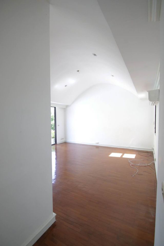 RH1003 House For Rent Ekkamai 22 or Pridi 43  บ้านให้เช่า หลังใหญ่ เอกมัย22 พร้อมเช่า