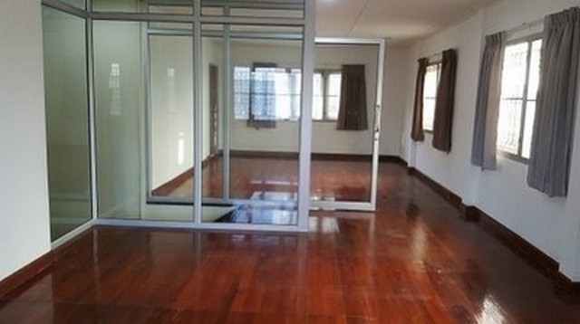 RH1201 ให้เช่าบ้านเดี่ยว 2 ชั้น 50 ตร.วา Renovated 50 ตร.วา 3 ห้องนอน 3 ห้องน้ำ