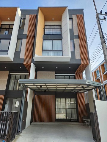 RH1227 ให้เช่า ทาวน์โฮม 3.5 ชั้น โครงการ RH1227 Townhome for rent, 3.5 floors, project SHIZEN Phatthanakan 32, fully furnished.RH1227 Townhome for rent, 3.5 floors, project SHIZEN Phatthanakan 32, fully furnished.RH1227 Townhome for rent, 3.5 floors, proj