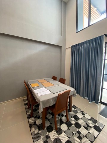 RH1227 ให้เช่า ทาวน์โฮม 3.5 ชั้น โครงการ RH1227 Townhome for rent, 3.5 floors, project SHIZEN Phatthanakan 32, fully furnished.RH1227 Townhome for rent, 3.5 floors, project SHIZEN Phatthanakan 32, fully furnished.RH1227 Townhome for rent, 3.5 floors, proj