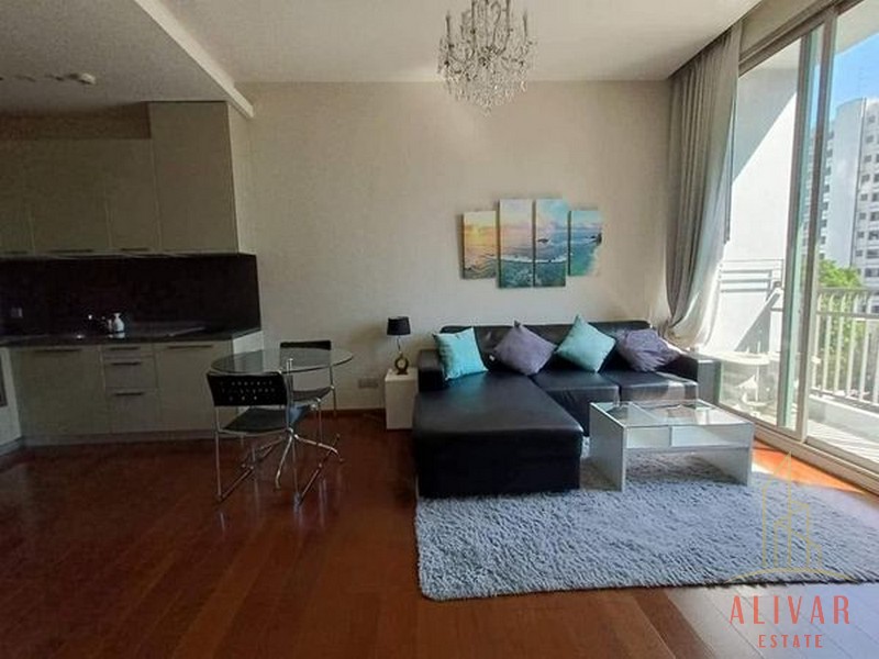 RC011223 Condo for rent QUATTRO BY SANSIRI near BTS Thong Lo.