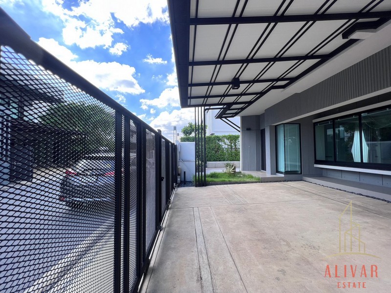 RH014223 2 storey detached house for rent VIVE Bangna-Km.7 Luxury Gallery House