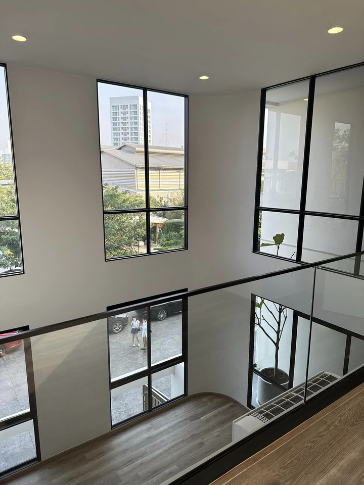 RH015923 ให้เช่า ทาวน์โฮม 3.5 ชั้น DEMI Sathu 49 Deluxe Townhome ใกล้ CBD สาทร-สุขุมวิท