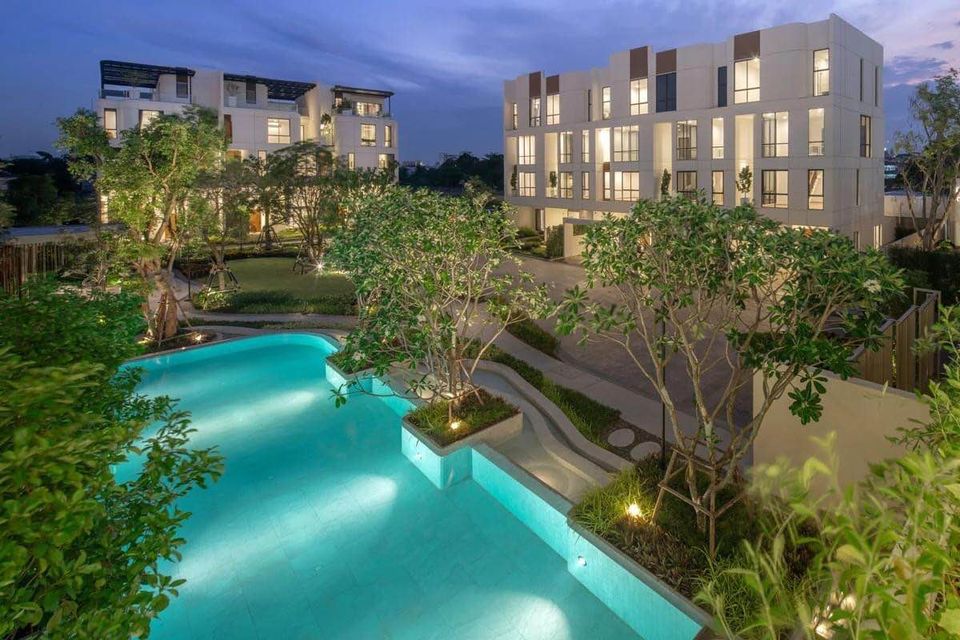 RH015923 ให้เช่า ทาวน์โฮม 3.5 ชั้น DEMI Sathu 49 Deluxe Townhome ใกล้ CBD สาทร-สุขุมวิท