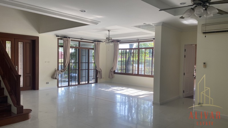 RH024623 House for Rent Narasiri Pattanakarn - Srinakarin