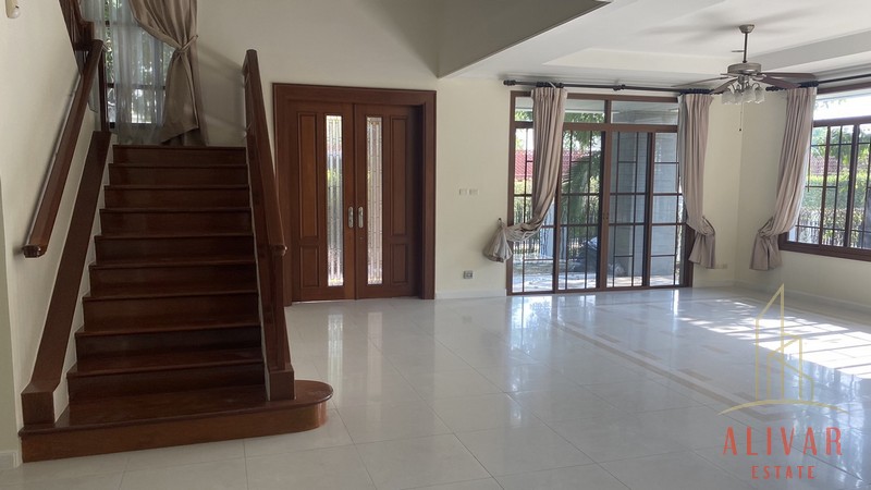 RH024623 House for Rent Narasiri Pattanakarn - Srinakarin