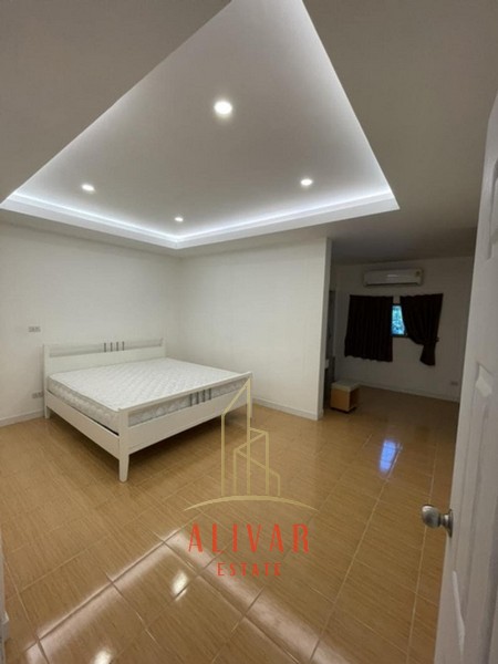 RH050923 3-storey townhome for rent in Bang Chak area, near BTS Bang Chak, only 450 meters