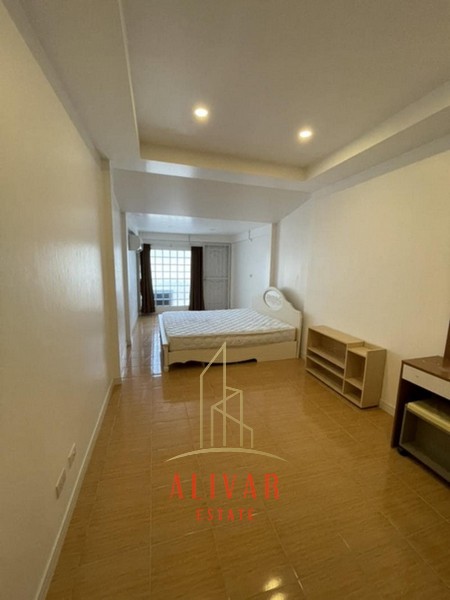 RH050923 3-storey townhome for rent in Bang Chak area, near BTS Bang Chak, only 450 meters