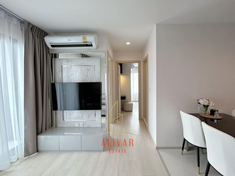 RC050723 Condo for rent, Life One Wireless, on Wireless Road, near Central Embassy and BTS Ploenchit.