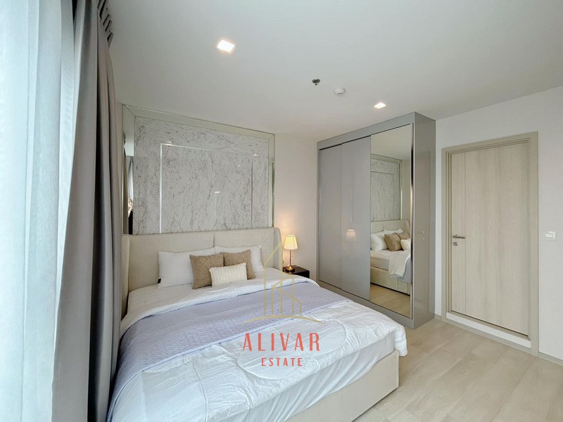 RC050723 Condo for rent, Life One Wireless, on Wireless Road, near Central Embassy and BTS Ploenchit.