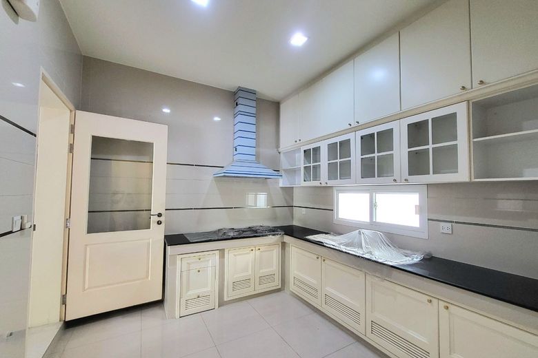 RH012124ให้เช่าบ้านเดี่ยว นาราสิริ บางนา Narasiri Bangna บางนาตราด กม.10 (4bed 5bath 1maid)