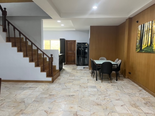 RH031023 House for Rent in Sukhumvit Near BTS Phra Khanong