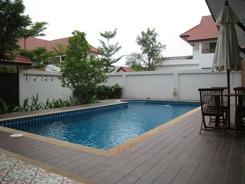 RH013424 Single house with private pool in Soi Soonvijai New Petchburi Road Near Bangkok Hospital