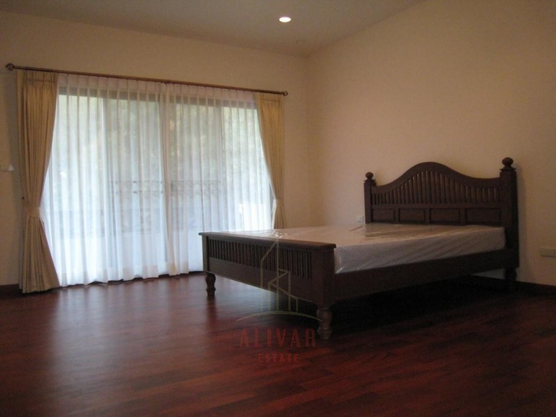 RH013424 Single house with private pool in Soi Soonvijai New Petchburi Road Near Bangkok Hospital