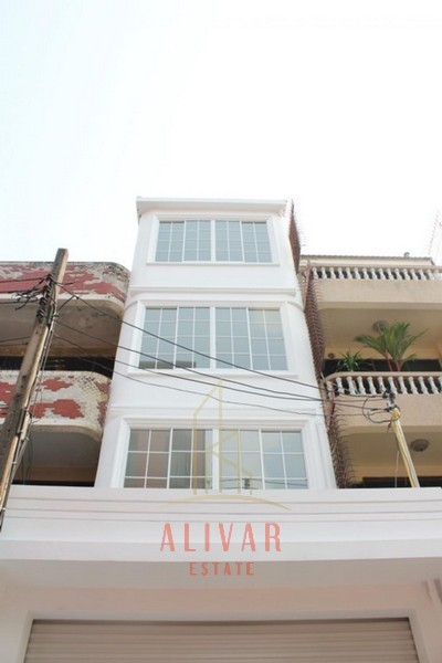 RH031824 ให้เช่า Townhouse 4 ชั้น พื้นที่ใช้สอย 240 ตร.ม. ย่านเอกมัย