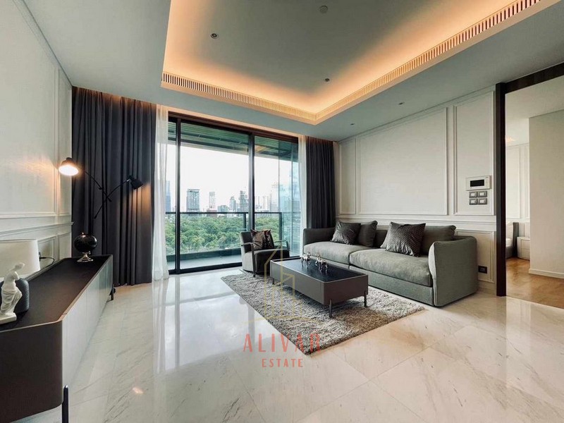 RC030424 Condo for rent Sindhorn Tonson near BTS Chidlom.