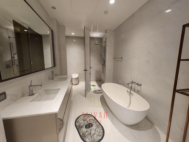 SC040524 Condo for sale The Residences at Sindhorn Kempinski Hotel Bangkok near BTS Chidlom.