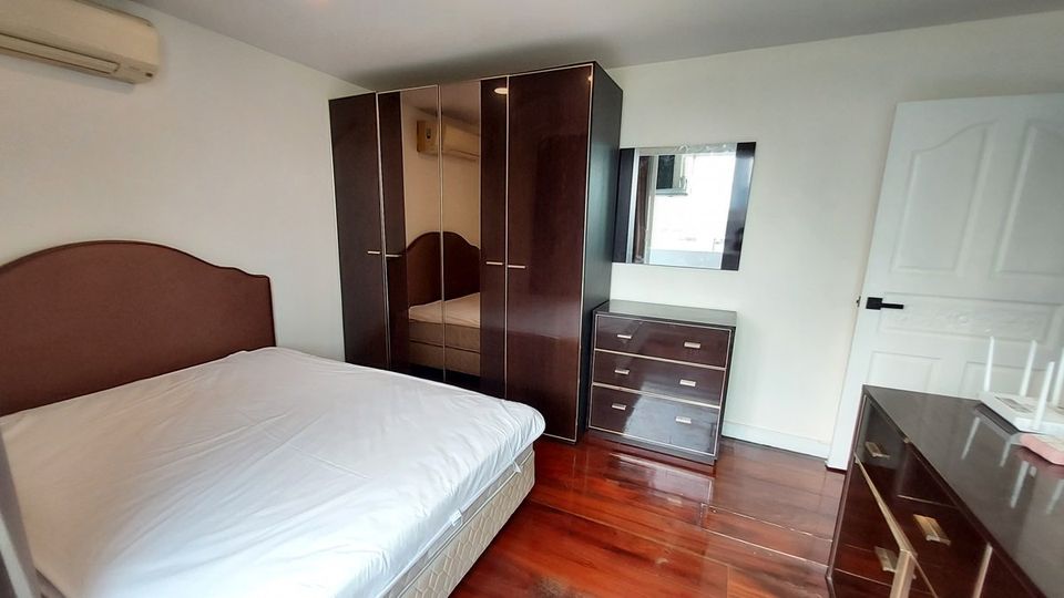 SC050524 Condo for sale, special price, D.S. Tower II Sukhumvit 39, near BTS Phrom Phong.