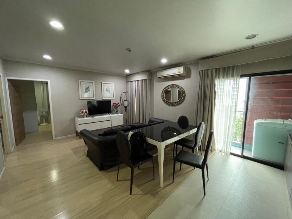 RC100324 ให้เช่าคอนโด Renova Residence Chidlom (2B2B city View near BTS Ploenchit Station)