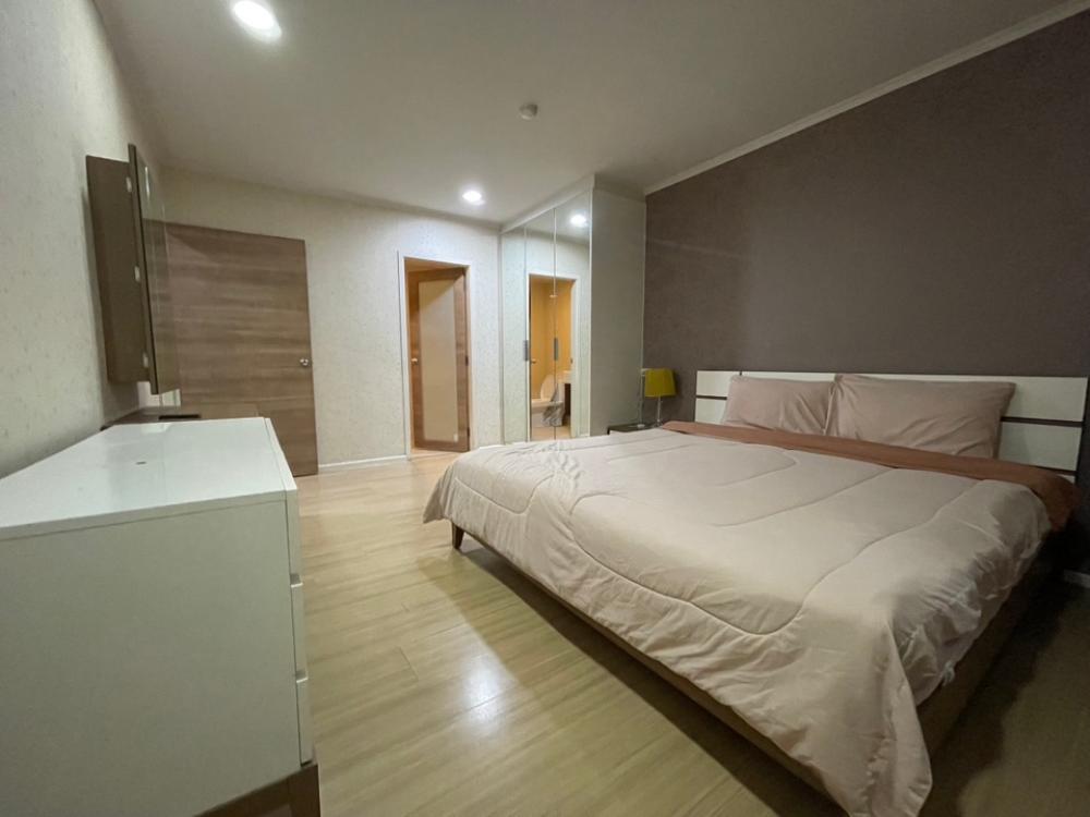 RC100324 ให้เช่าคอนโด Renova Residence Chidlom (2B2B city View near BTS Ploenchit Station)