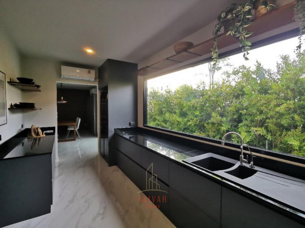 RH101424 ให้เช่า Townhome  Altitude Kraf Bangna ใกล้ MEGA บางนา (6bed 6bath)