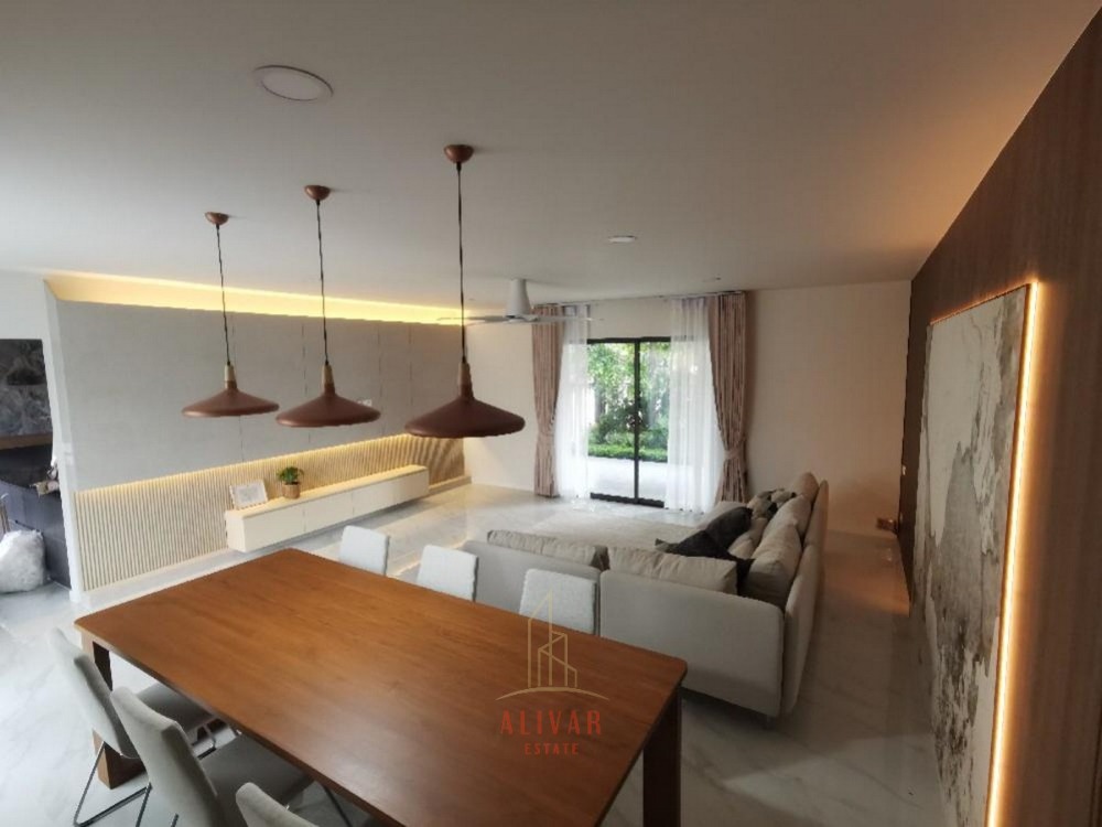 RH101424 ให้เช่า Townhome  Altitude Kraf Bangna ใกล้ MEGA บางนา (6bed 6bath)