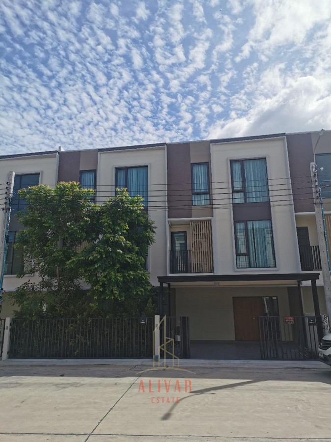 RH101424 ให้เช่า Townhome  Altitude Kraf Bangna ใกล้ MEGA บางนา (6bed 6bath)