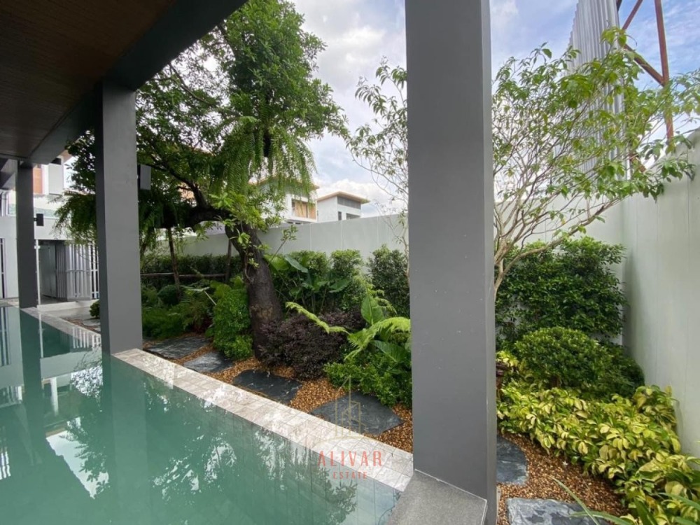 RH101524 Luxury Residence with Pool Villa for rent at Sukhumvit77