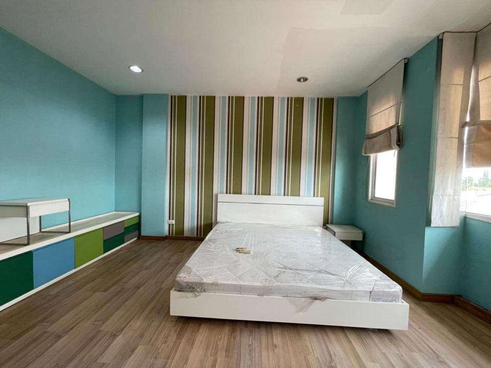 RH945 ให้เช่า หมู่บ้านพรีเมี่ยมเพลส (เอกมัย-รามอินทรา) Premium Place Ekkamai – Ramindra