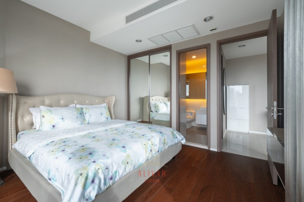 RC010825 ให้เช่า Condo MENAM RESIDENCES ตกแต่งครบ พร้อมเฟอร์นิเจอร์ ย่าน เจริญกรุง